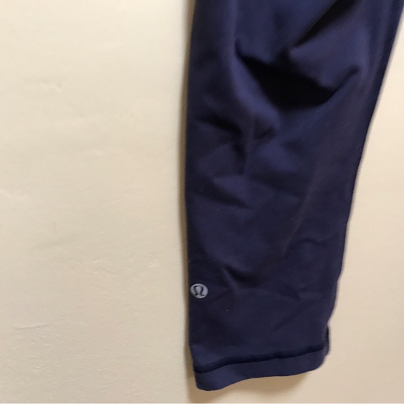 Women's Lululemon reversible cropped leggings (8) - Picture 5 of 8